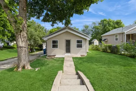 8 E Wall Ave, Des Moines, IA 50315