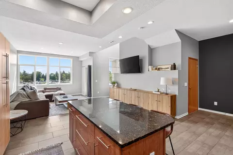 640 S 50th St #2204, West Des Moines, IA 50265