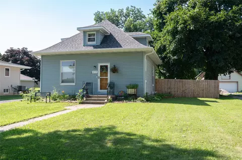 210 3rd St NE, Mitchellville, IA 50169