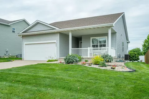 340 SE Sagewood Cir, Waukee, IA 50263