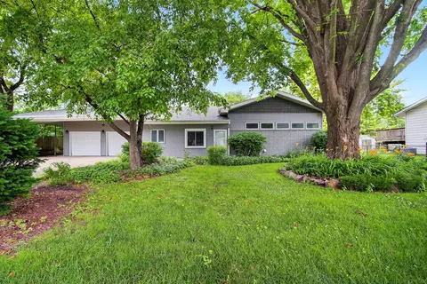 710 3rd St, Waukee, IA 50263