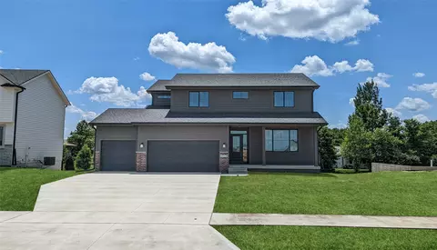 14528 N Valley Dr, Urbandale, IA 50323