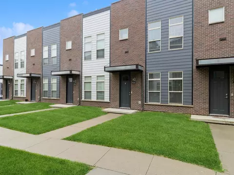 316 SW 6th St #106, Des Moines, IA 50309