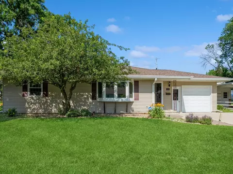 608 15th Street Pl, Nevada, IA 50201