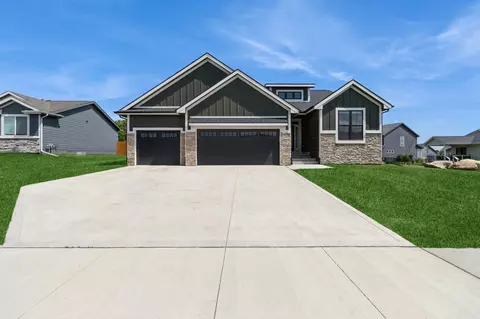 1809 12th St SE, Altoona, IA 50009