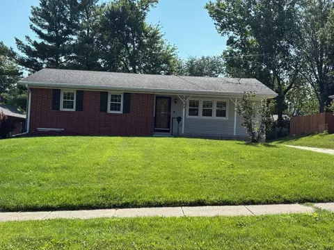 3909 75th St, Urbandale, IA 50322