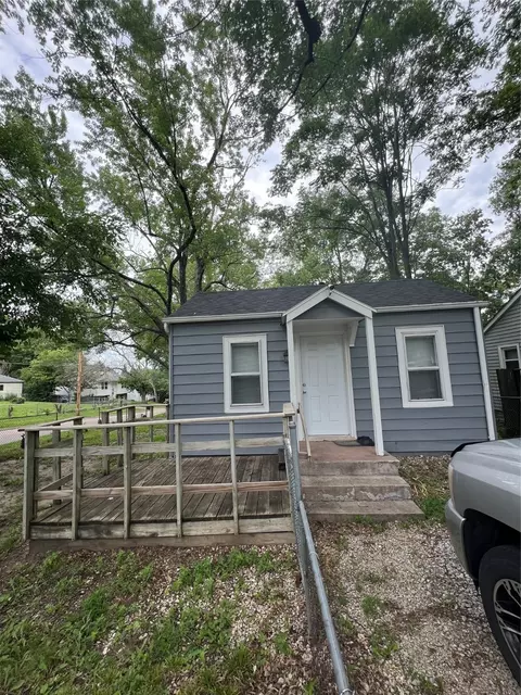 3618 Dubuque Ave, Des Moines, IA 50317