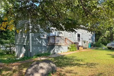 2826 Oxford St, Des Moines, IA 50313