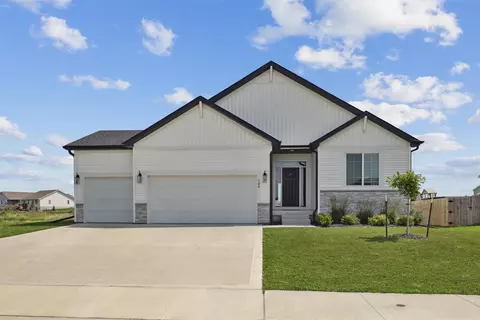 109 Creekside Dr SW, Bondurant, IA 50035