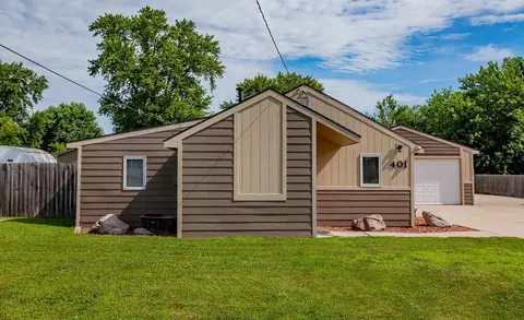 401 NW 50th Pl, Des Moines, IA 50313
