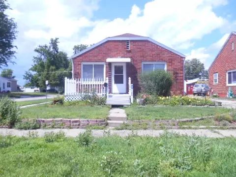 702 Woodbury St, Marshalltown, IA 50158