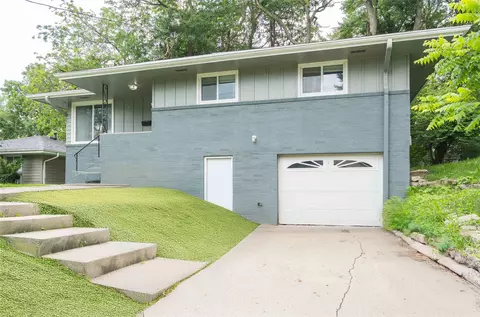 2512 Boston Ave, Des Moines, IA 50310