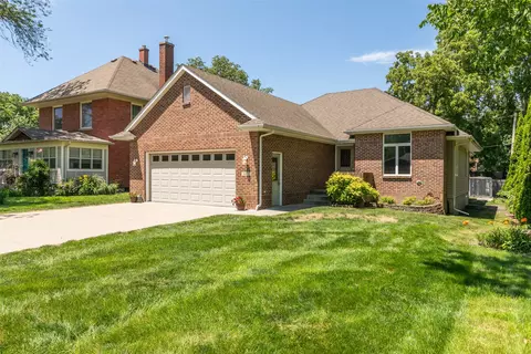 1412 Court St, Adel, IA 50003