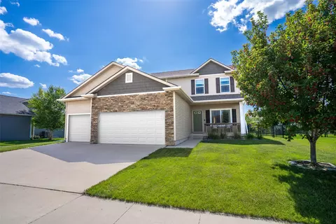 303 SE 14th St, Grimes, IA 50111