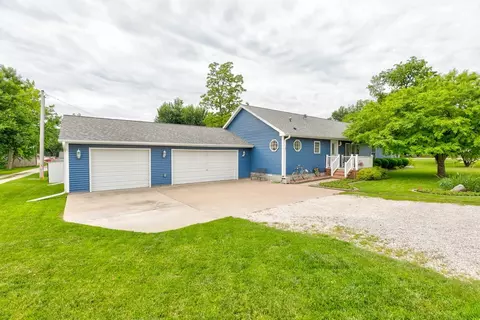 201 E 1st St, Woodward, IA 50276