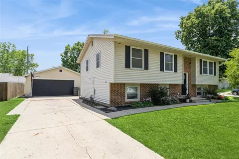 701 NE 8th St, Ankeny, IA 50021