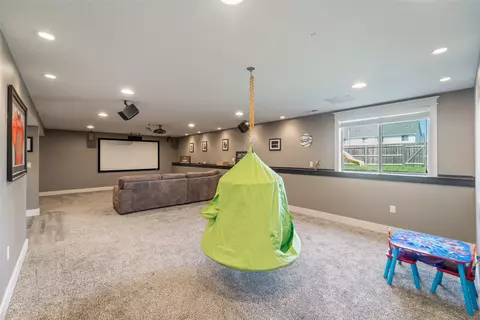 716 James St NE, Bondurant, IA 50035