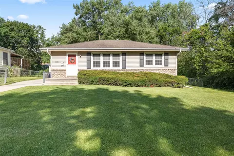 3520 E 32nd St, Des Moines, IA 50317