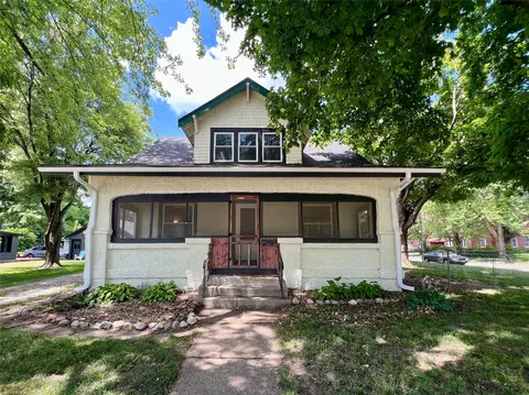 400 W Salem Ave, Indianola, IA 50125