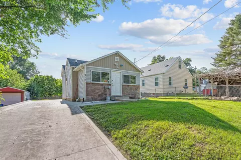 714 E 27th St, Des Moines, IA 50317