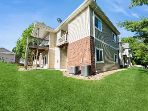 1106 N 6th St #42, Indianola, IA 50125