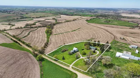 2227 Locust Ave, Guthrie Center, IA 50115