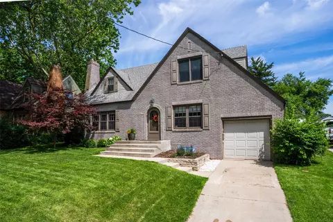 5625 Kingman Ave, Des Moines, IA 50311