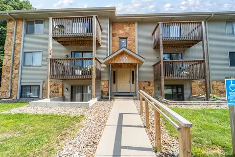9533 University Ave #8, Clive, IA 50325