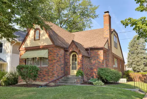 2220 York St, Des Moines, IA 50316