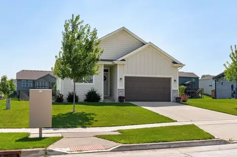 2845 SE Bluestem Dr, Waukee, IA 50263