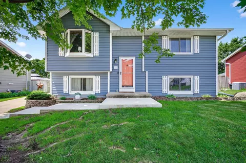 1011 E 18th St, Norwalk, IA 50211