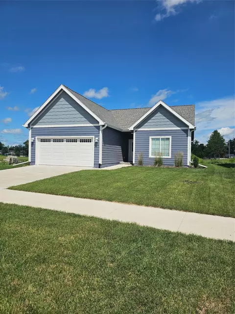 1108 28th St, Perry, IA 50220