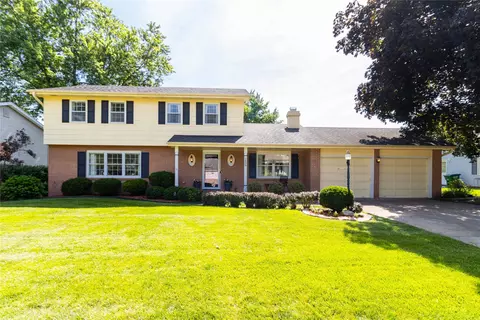 1809 79th St, Windsor Heights, IA 50324