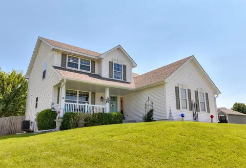 1695 Pease Dr, Pleasant Hill, IA 50327