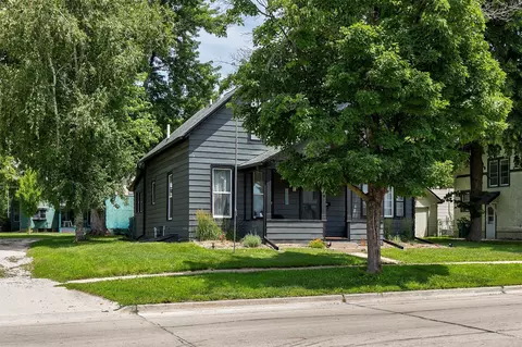 404 W Salem Ave, Indianola, IA 50125