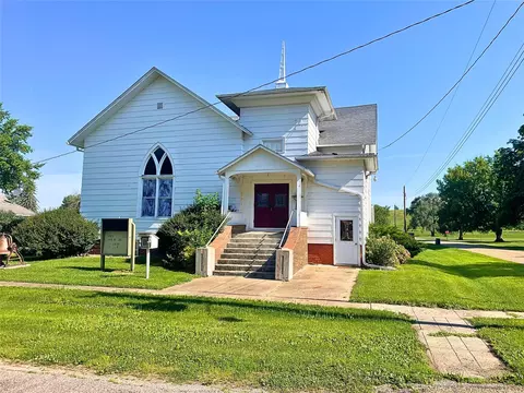 424 Newton St, Reasnor, IA 50232