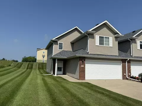 244 4th Ave W, Grinnell, IA 50112
