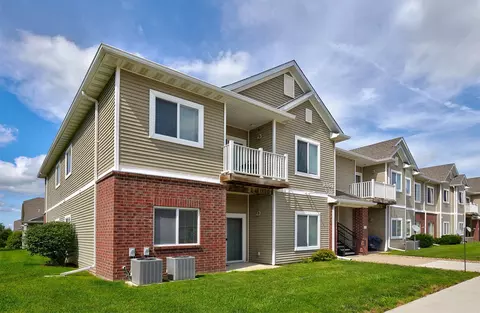 1301 N 6th St #13, Indianola, IA 50125
