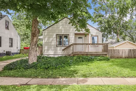 305 Hillside Ave, West Des Moines, IA 50265