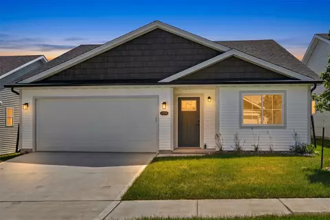 2310 Legacy Dr, Norwalk, IA 50211