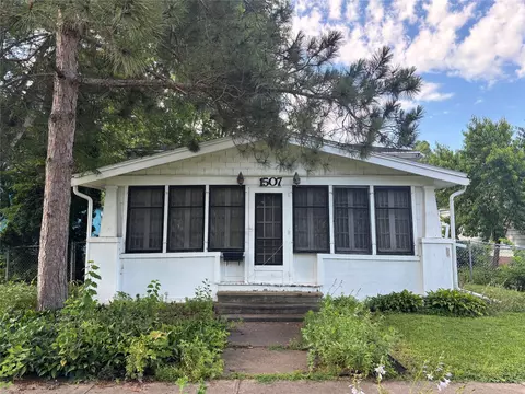 1507 Warford St, Perry, IA 50220