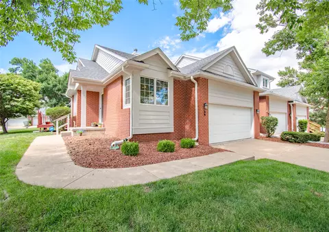 5925 Ep True Pkwy #36, West Des Moines, IA 50266