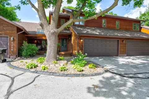 1116 42nd St, West Des Moines, IA 50266