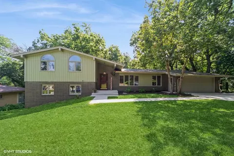 1711 Plaza Cir, Windsor Heights, IA 50324