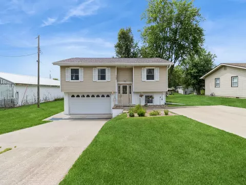 1122 E Avenue Ave E, Albia, IA 52531