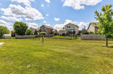 590 SE Ashton Ct, Waukee, IA 50263