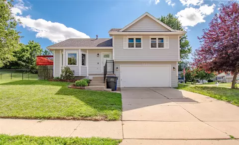 5420 SW 13th St, Des Moines, IA 50315