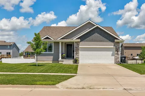 2706 NW 23rd St, Ankeny, IA 50023