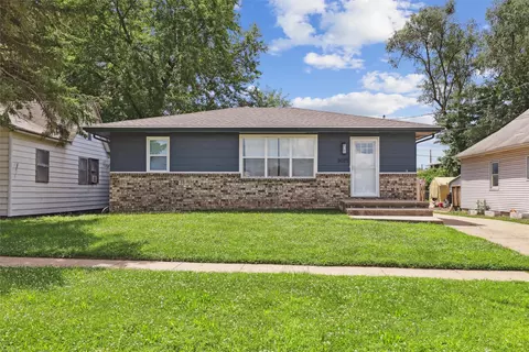 3025 Dean Ave, Des Moines, IA 50317