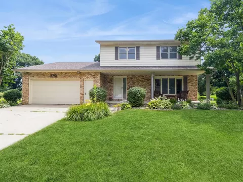 2751 Cleveland Dr, Ames, IA 50010